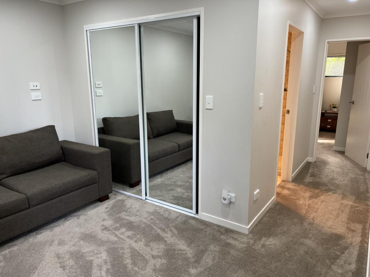 אוקלנד Guest Suite - Cosy Place In The Wattle Downs מראה חיצוני תמונה